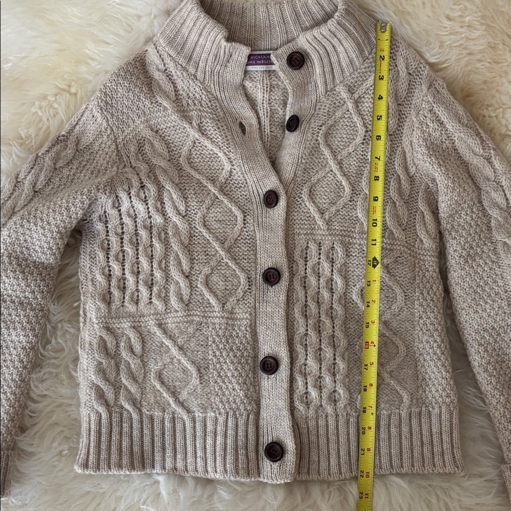 Women's Cream Cable Knit Wool Cardigan - Picture 8 of 8